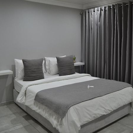 African Sands Guesthouse Load Shedding Free Блумфонтейн Экстерьер фото