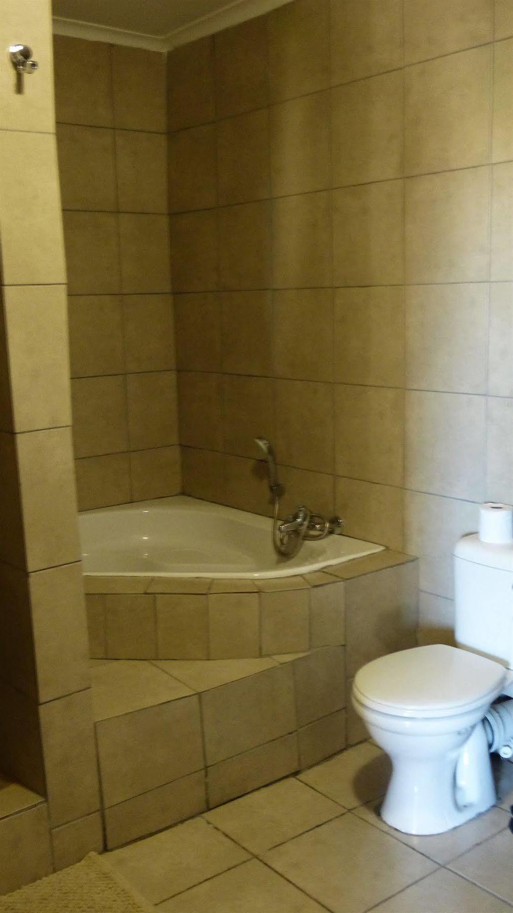 African Sands Guesthouse Load Shedding Free Блумфонтейн Экстерьер фото